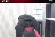 谈球吧(中国)官方网站这么丝滑?!和Doran玩得很开心,Oner笑到从椅子上摔下来 谈球吧(中国)官方网站这么丝滑?!和Doran玩得很开心,Oner笑到从椅子上摔下来